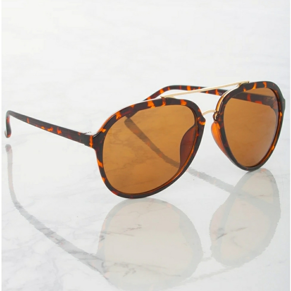 Aviator frame sunglasses